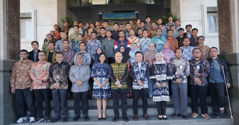 PLN UIP Nusra Gelar Pisah Sambut General Manager, RDW Manurung Gantikan Rizki Aftarianto