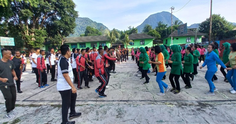 Pererat Sinergitas TNI – POLRI, Polres Ende dan Kipan C Yonif 743/PSY Laksanakan Senam Bersama